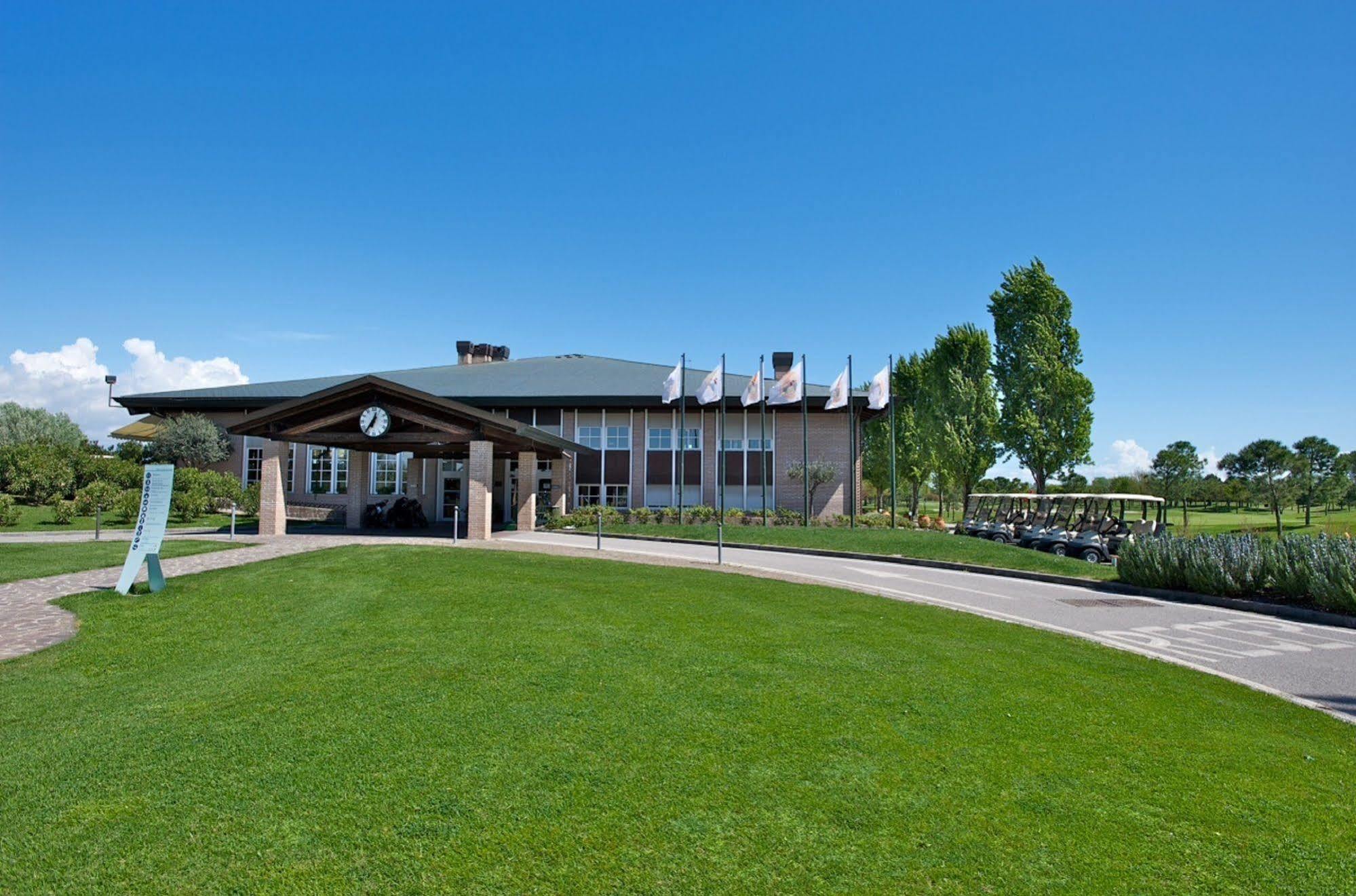Hotel Golf Inn Lignano Sabbiadoro Dış mekan fotoğraf